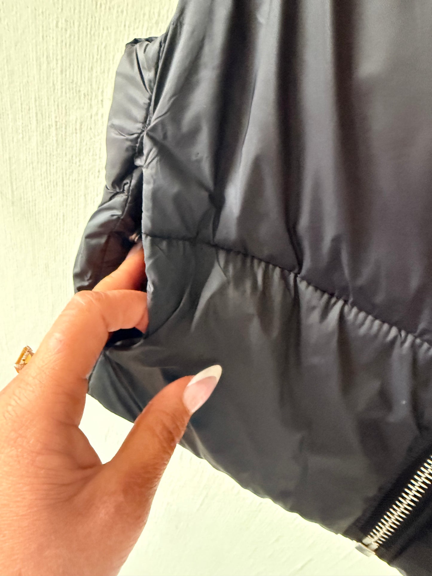 Pull & Bear black gilet - size XS