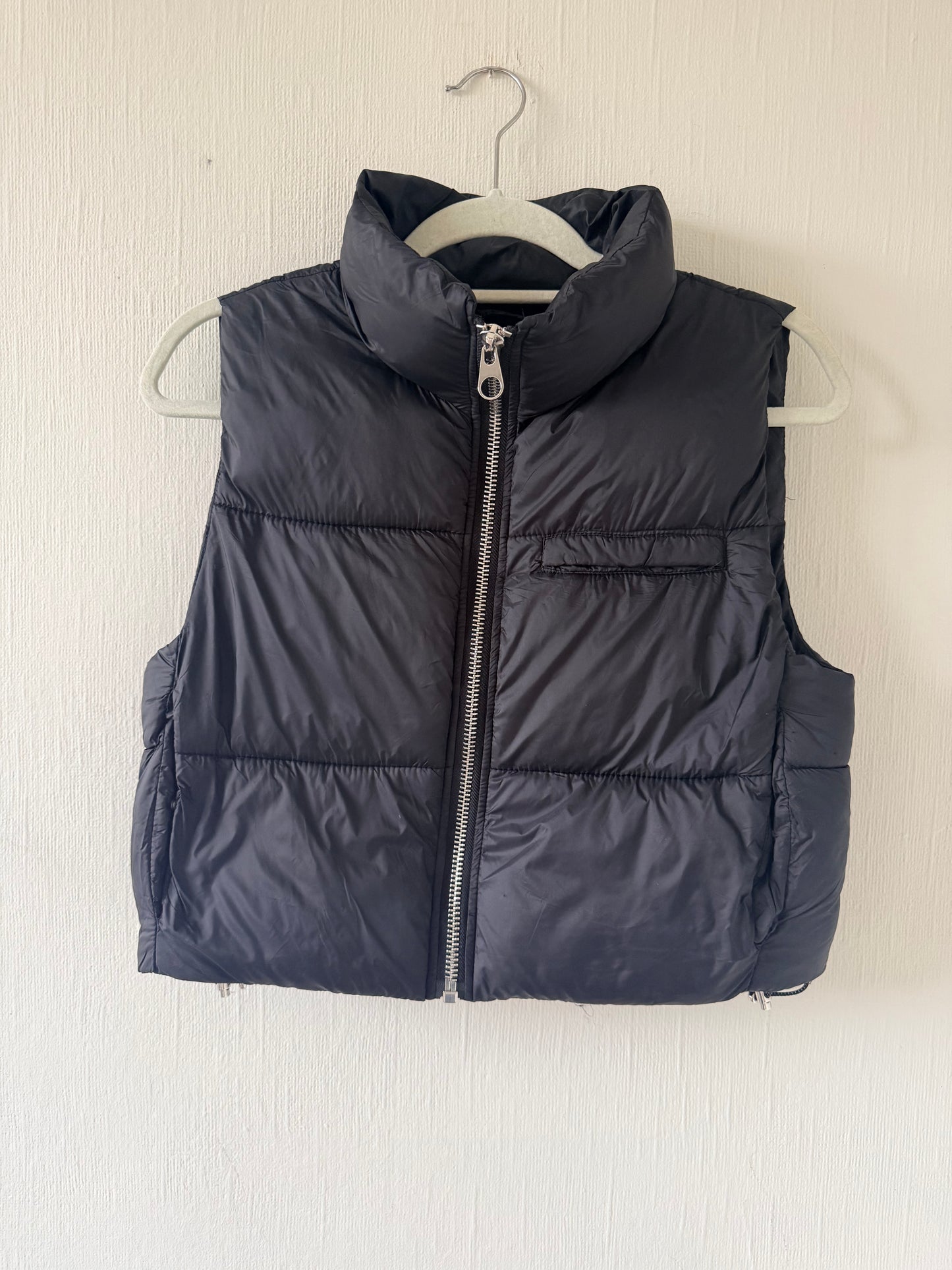 Pull & Bear black gilet - size XS