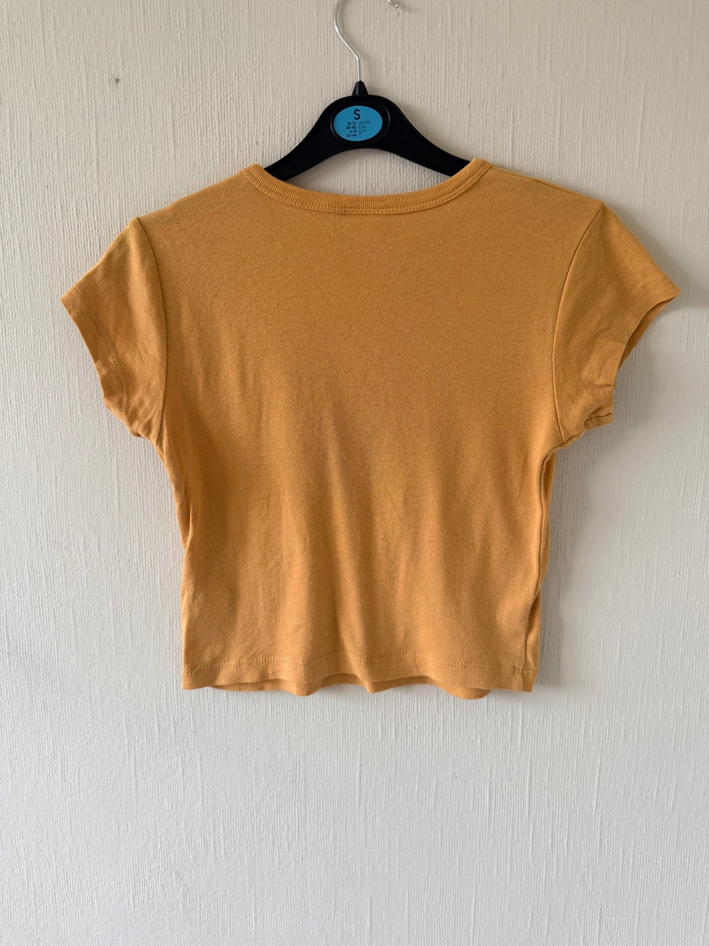 Urban Outfitters T-shirt - size 6-8