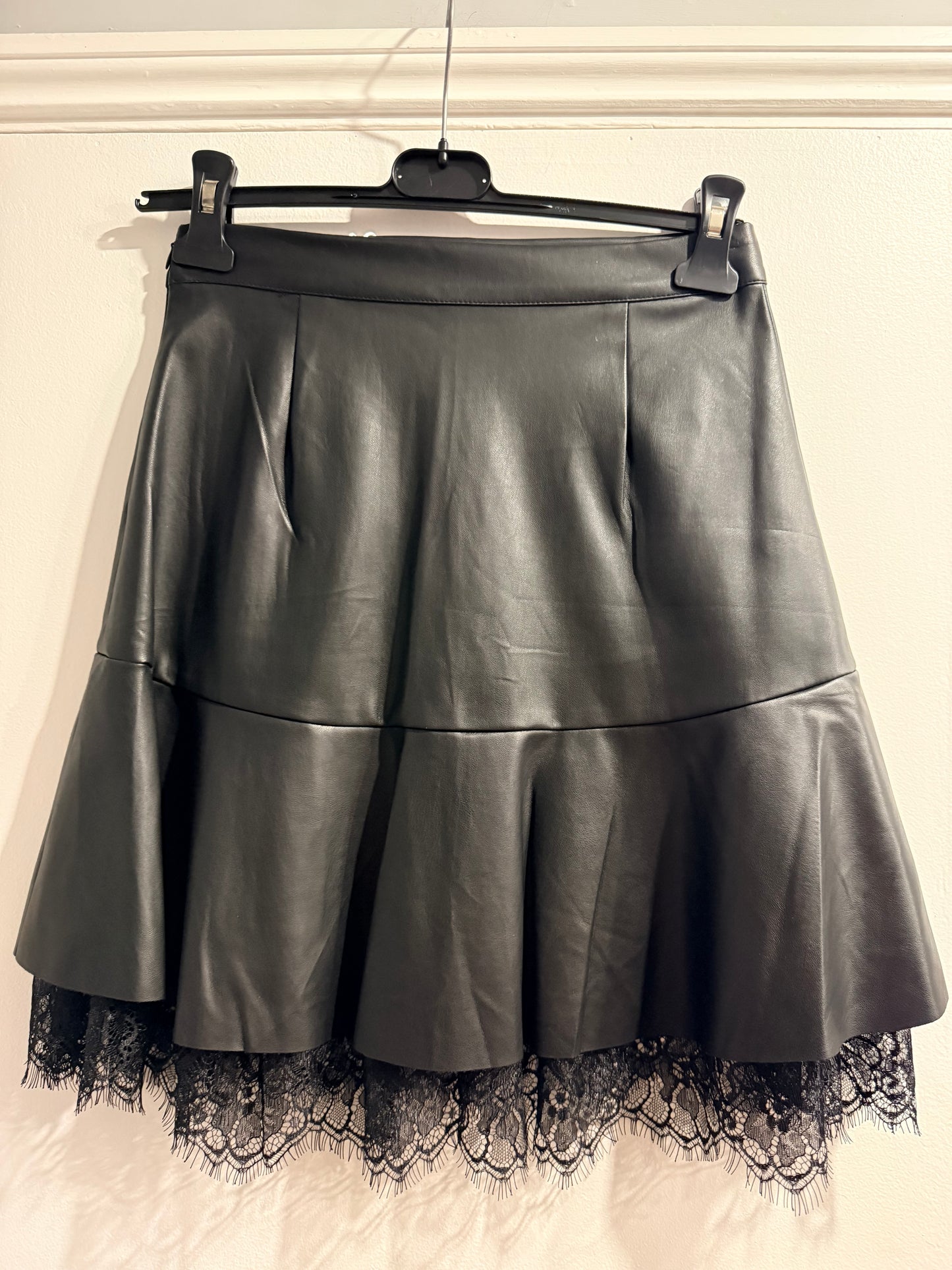 Guess pleather skirt - size 8
